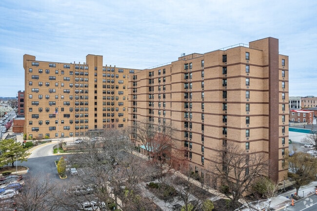 Building Photo - Ruoff Tower