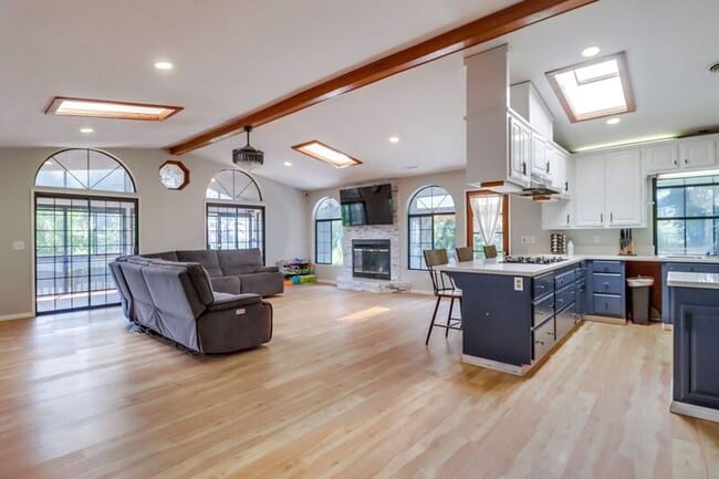 Building Photo - 3289 Altoro Ln