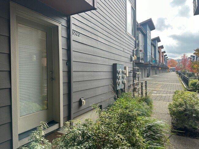 Building Photo - GORGEOUS TOWNHOME AVAILABLE NOW IN ST JOHN...