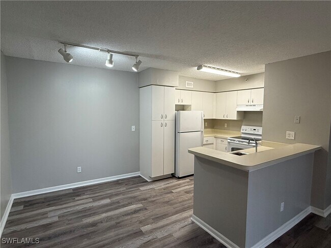 Foto del edificio - 13521 Eagle Ridge Dr
