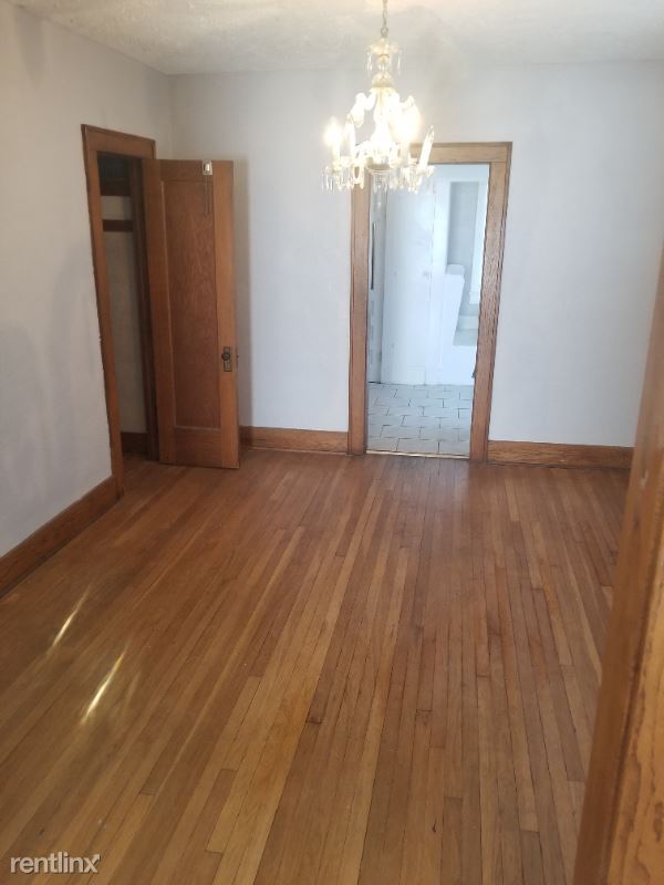 Building Photo - 3 br, 1.5 bath Townhome - 1002 RIVERSIDE