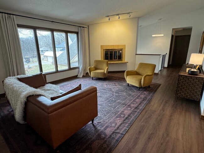 Building Photo - 14109 Garden View Ct