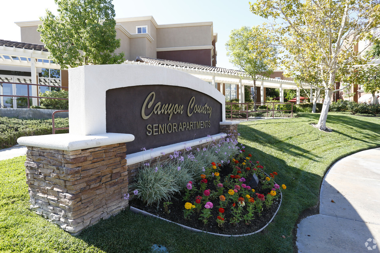 Foto principal - Canyon Country Senior Apts