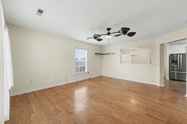 Foto del edificio - 272 Clayburne Dr