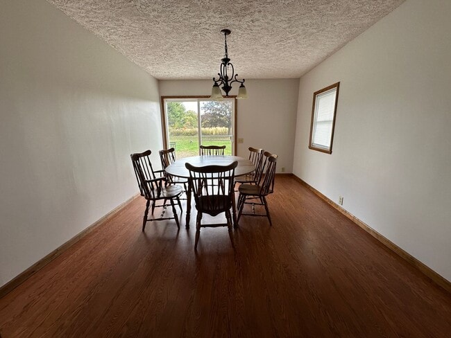 Building Photo - 2 Bedroom Ranch Home in Summit Township