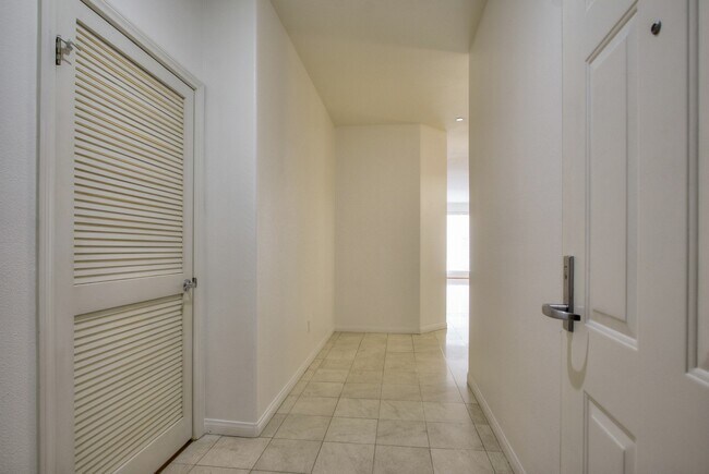 Foto del edificio - 144 S. 3rd St., #208