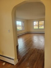 Building Photo - 420 Hiobs Ln