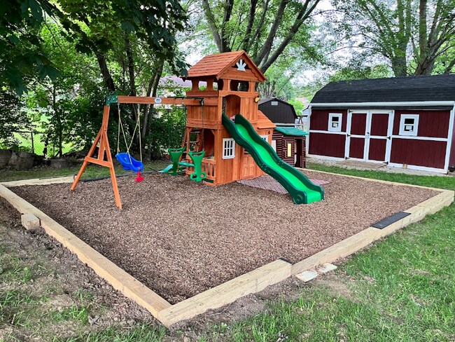 Foto del edificio - 1010 Yellow Pine Ct