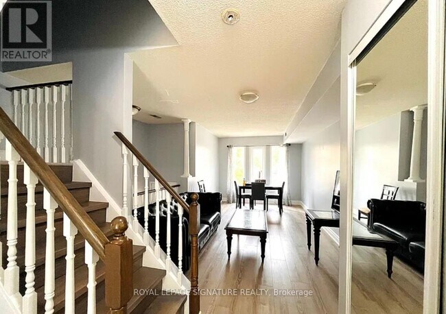 Photo du bâtiment - 1050-1050 Bristol Rd W