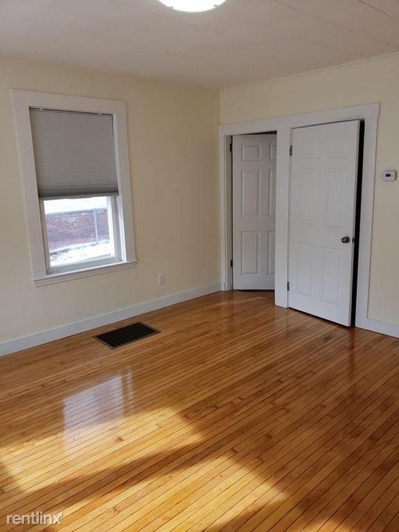 Building Photo - 1 br, 1 bath  - 68 Nahant Ave