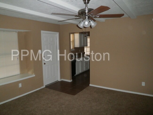 Foto del edificio - 4415 McCleester Dr