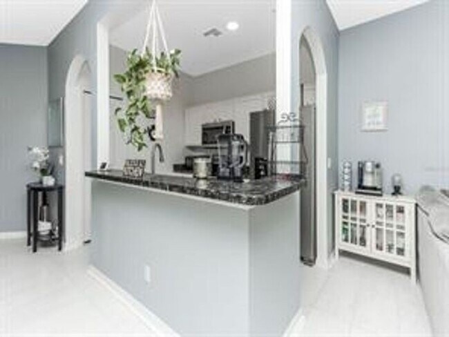 Foto del edificio - AMAZING 3 bdrms townhome with 1 car garage!!