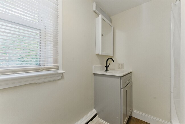 Building Photo - 357 Granite St
