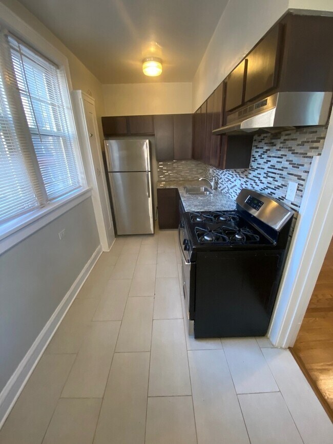 Foto del edificio - 1303 Elmwood Ave
