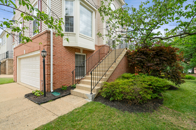 Foto del edificio - 7073 Kings Manor Dr