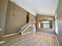 4 bedroom close to freeway, parks and shopping
