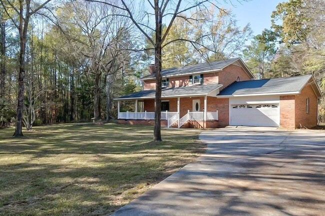 Building Photo - Stunning Home!