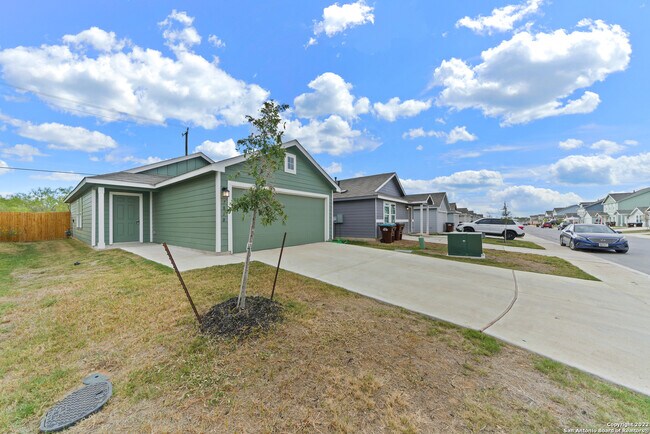 Foto del edificio - 7810 Serro Medina