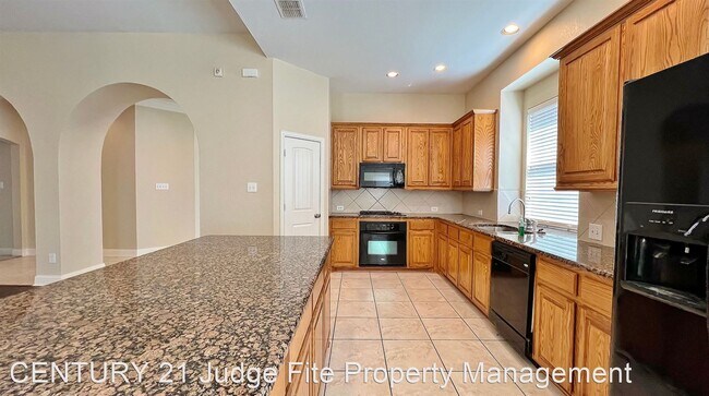 Foto del edificio - 3 br, 2 bath House - 432 Broken Sword Drive