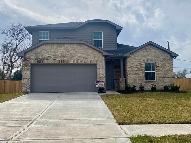 Building Photo - 408 Magnolia Ln