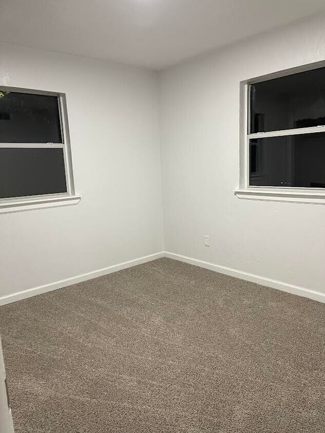 Foto del edificio - 904 W Robinson St