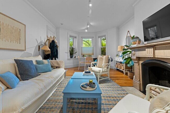 Foto del edificio - 72 W Rutland Sq