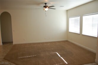 Building Photo - 4920 Honey Locust Dr