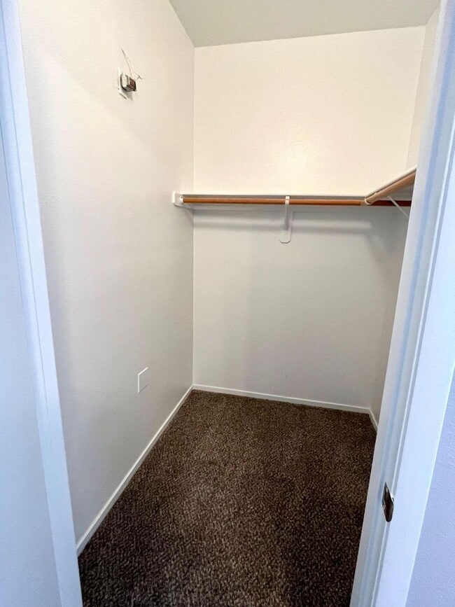 Building Photo - 3 Bedroom Condo located off of Warm Springs and South Durango!!! Southwest Location!