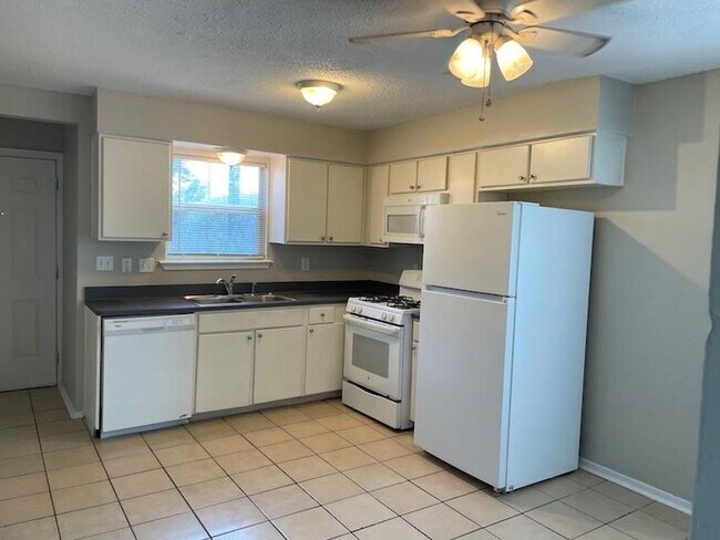 Foto del edificio - 8401 Colony Loop Dr