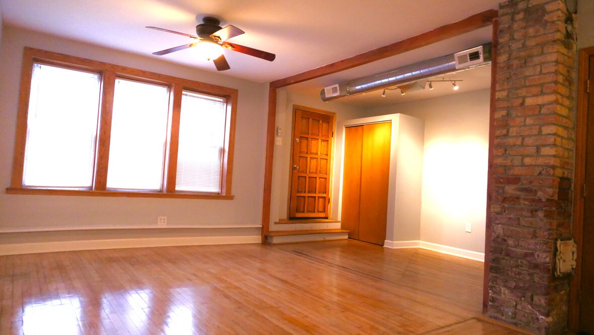 Foto principal - 1237 W 32nd Pl