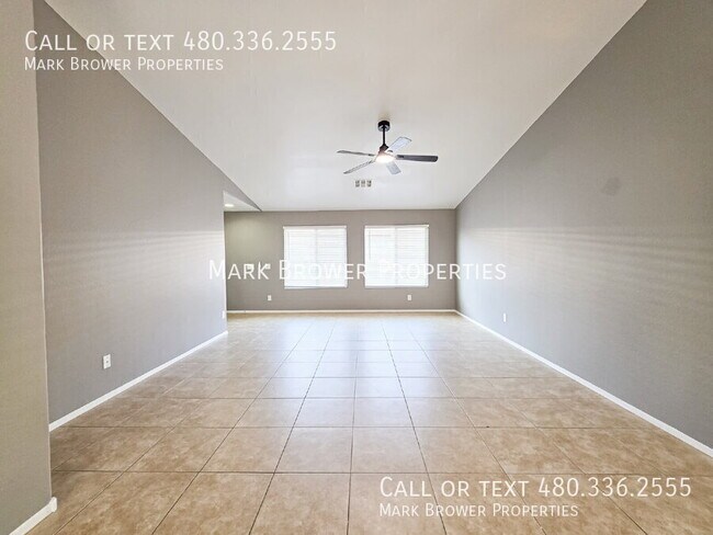 Foto del edificio - 3344 S 186th Ln