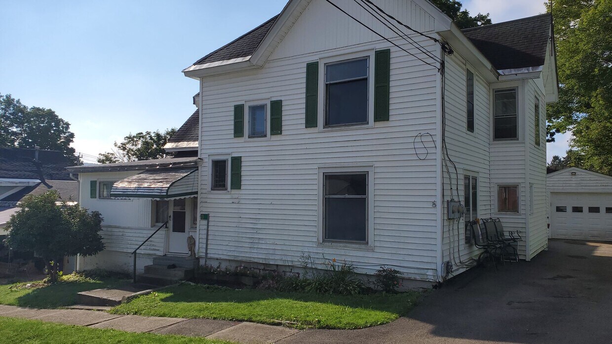 23 Waverly St Unit Apt. 1, Cattaraugus, NY 14719 Room for Rent in