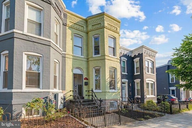 Foto del edificio - 1119 Montello Ave NE