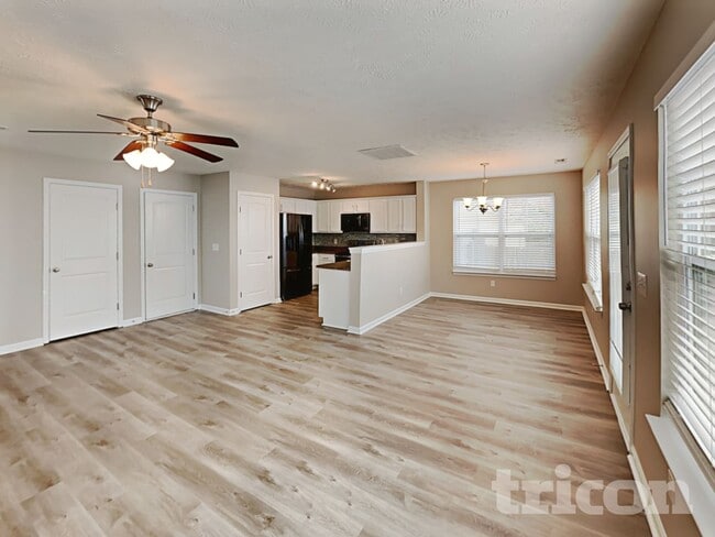 Foto del edificio - 705 Griggs Pl