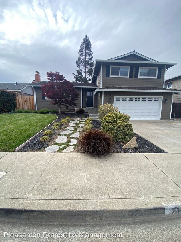 Foto principal - 3 br, 2.5 bath House - 7461 Highland Oaks
