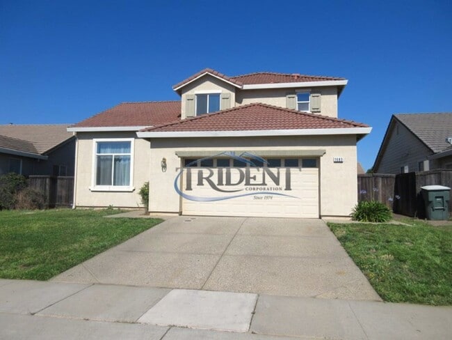 Building Photo - 4 bedroom, 3 bath house with approx. 2,183 sq. ft.