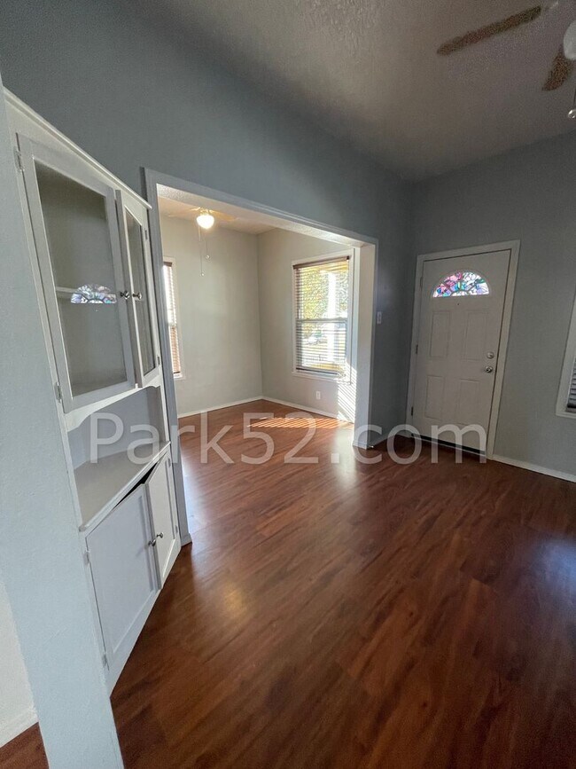 Foto del edificio - 3 Bedroom Tacoma Single Family Home- Pet Friendly!