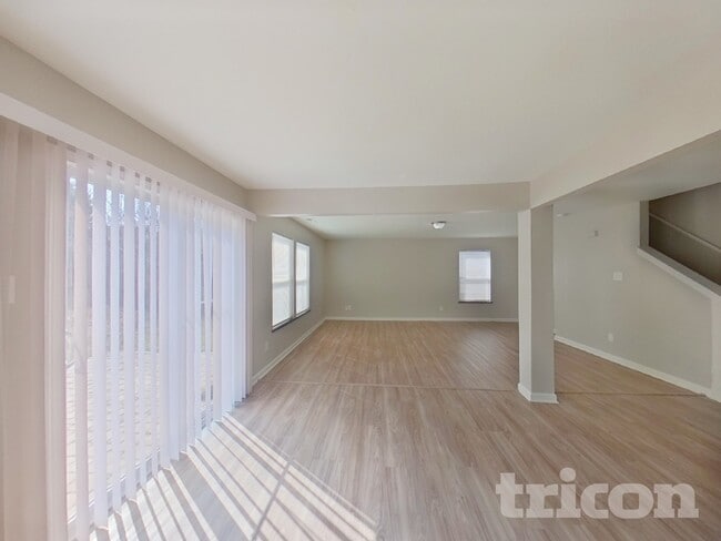 Building Photo - 2028 Dunsmore Ln