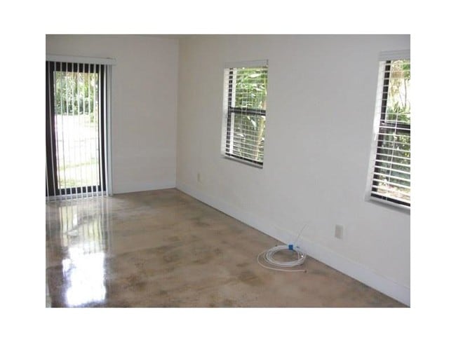 Building Photo - 2101 Riverland Rd