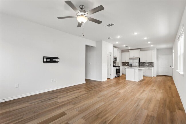 Building Photo - 5402 Jason Dr