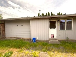 Building Photo - 2521 Yew St