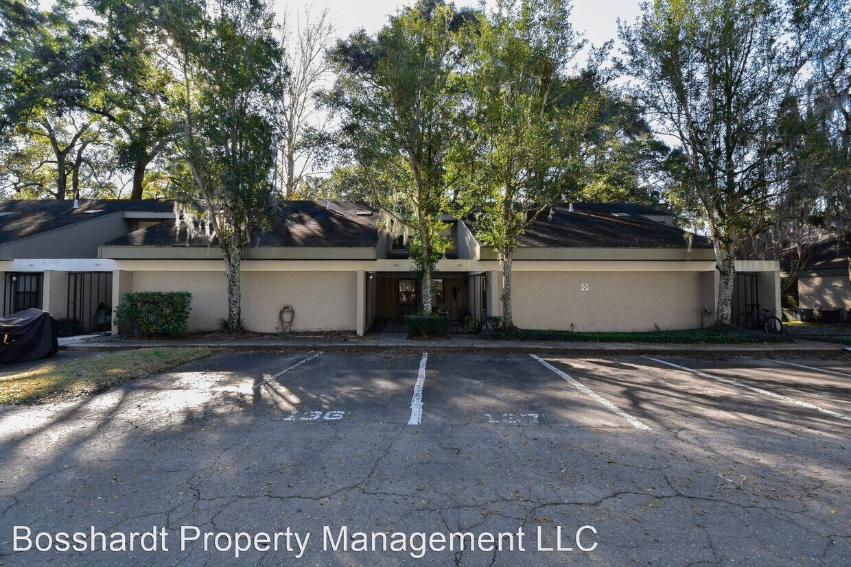 2 br, 2 bath House 7200 SW 8th Avenue U136 House for Rent in