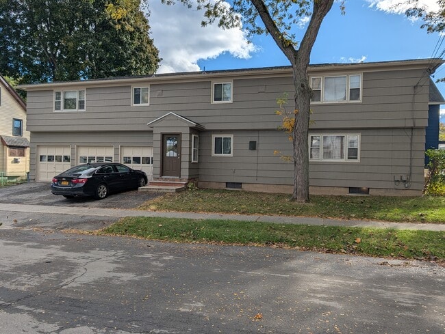Building Photo - 402 McKinley Street