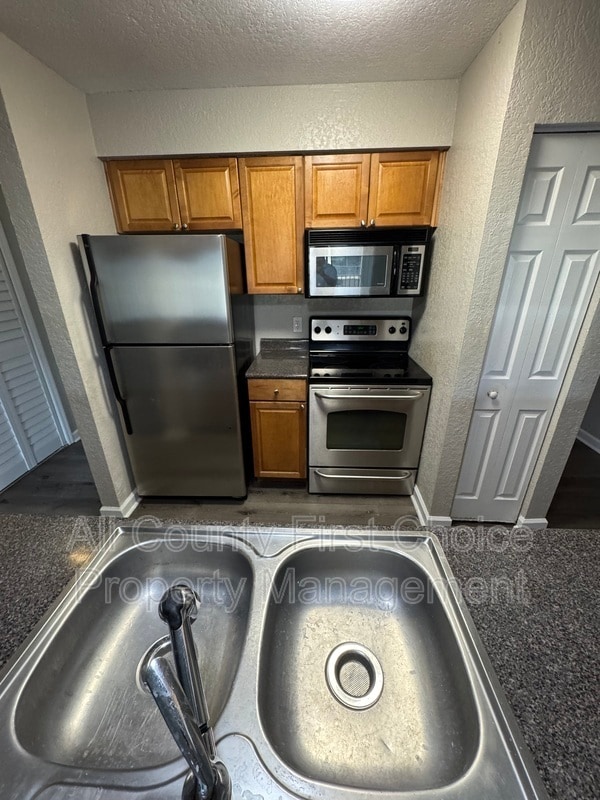 Building Photo - 12293 Sailwinds Dr