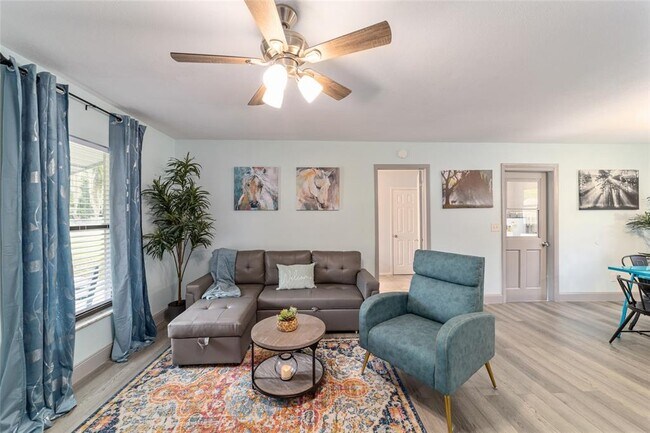 Foto del edificio - 7642 SW 80th St