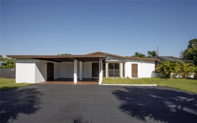 Building Photo - 10605 SW 112th St