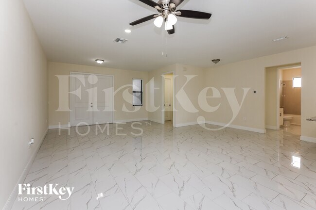 Building Photo - 2607 6th St SW