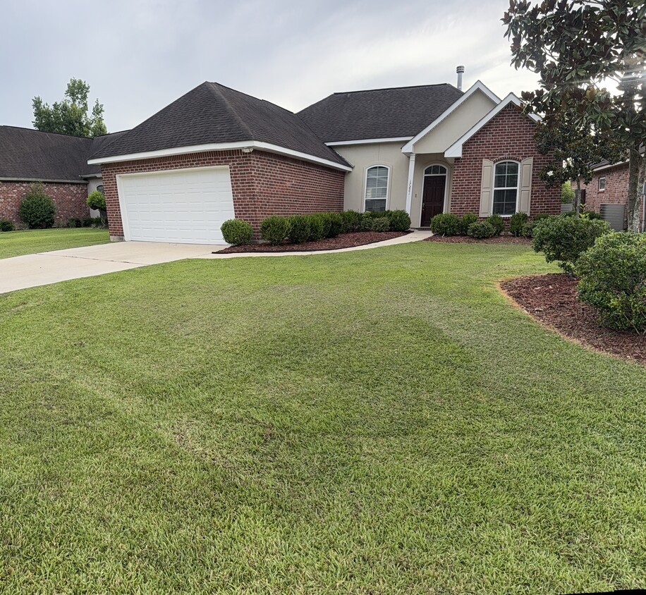 Primary Photo - 17281 Paddock Cir