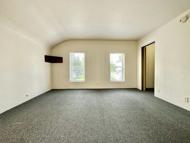 Foto del edificio - 1243 E Walnut St