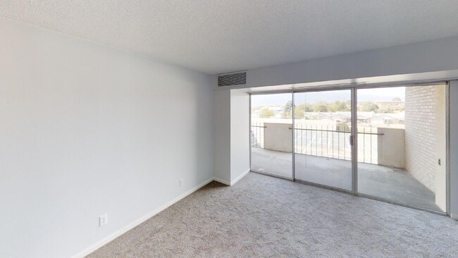 Foto del edificio - 411 Lakewood Cir